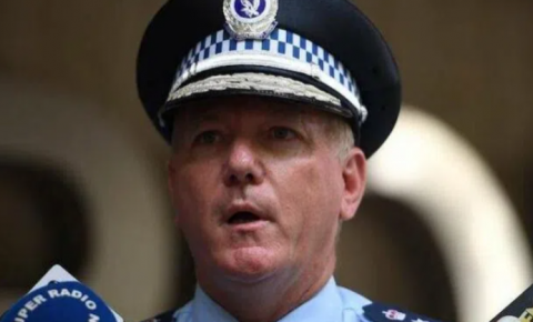 Comissário de polícia australiano rejeita passaporte sanitário da 'Nova Ordem Mundial': 'Eu trabalho para o povo, não para as elites'