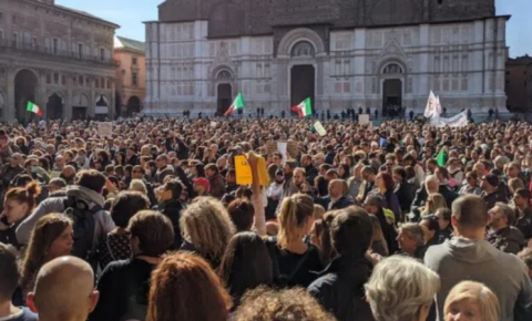 Itália é abalada por uma revolta nacional histórica enquanto os cidadãos rejeitam passaportes de vacinas da 'Nova Ordem Mundial'