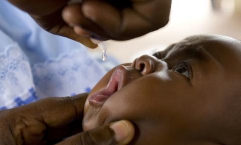 A Vacina de Bill Gates espalha a poliomielite em toda a África