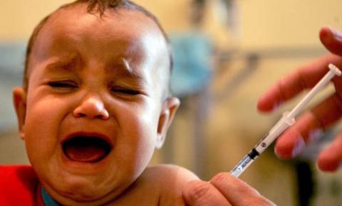 CRIME!!! A Pfizer planeja testar uma terceira dose de sua vacina COVID em bebês e crianças pequenas
